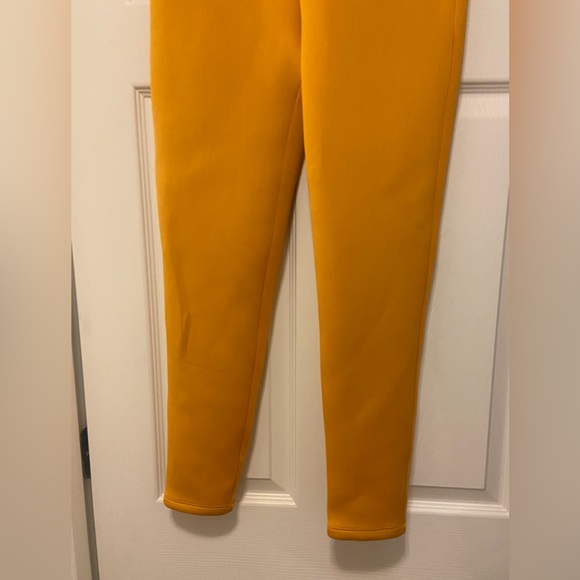 2 Piece set Gold Drop Hem Top and Leggings - Picture 4 of 10